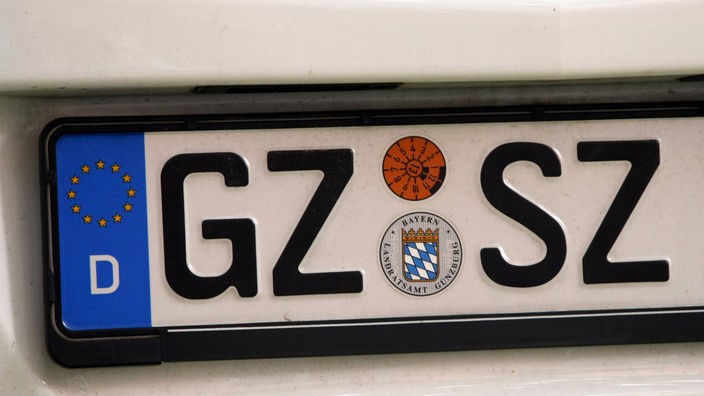 Nummernschild mit den Buchstaben GZ-SZ.