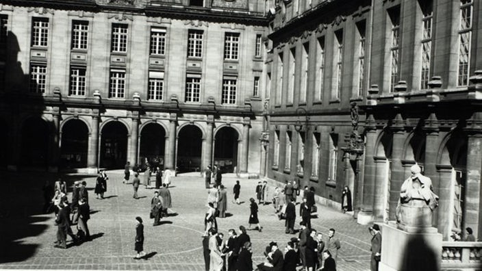 Innenhof der Universität Sorbonne in Paris, 1939