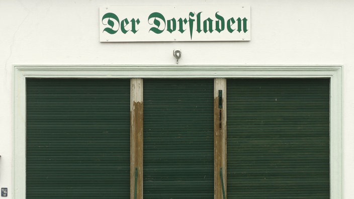 leer stehender Dorfladen. | Bildquelle: dpa/Jens Wolf leer stehender Dorfladen.