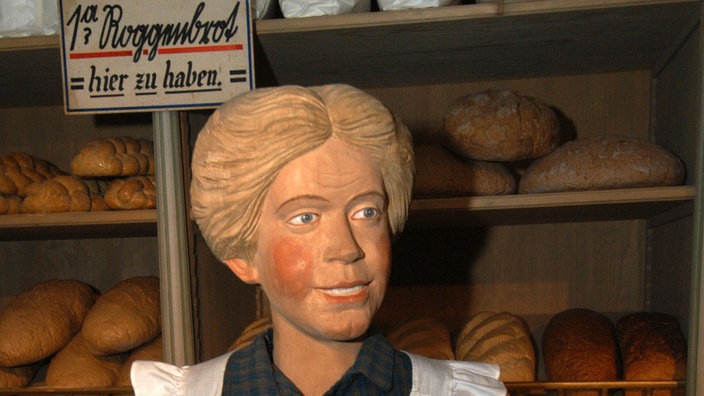 Skulptur im Museum für Brotkultur | Bildquelle: dpa/Stefan Puchner Skulptur im Museum für Brotkultur