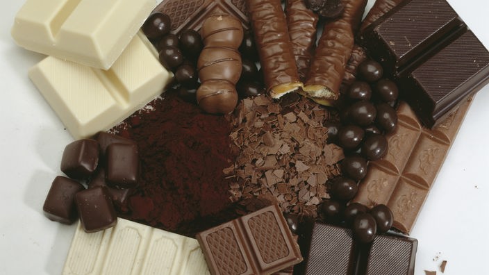 Schokolade in verschiedenen Sorten und Formen.