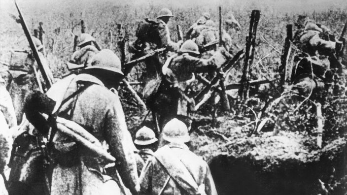 Soldaten im Ersten Weltkrieg an der Front.