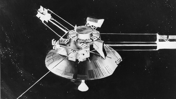 Schwarzweiß-Bild einer Sonde im Weltraum. | Bildquelle: dpa Schwarzweiß-Bild einer Sonde im Weltraum.