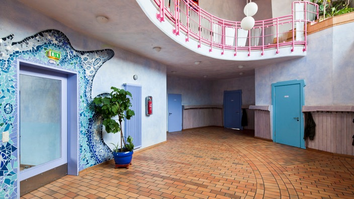 Klassenräume einer Waldorfschule in Erftstadt | Bildquelle: WDR/Christopher C. Franken Klassenräume einer Waldorfschule in Erftstadt