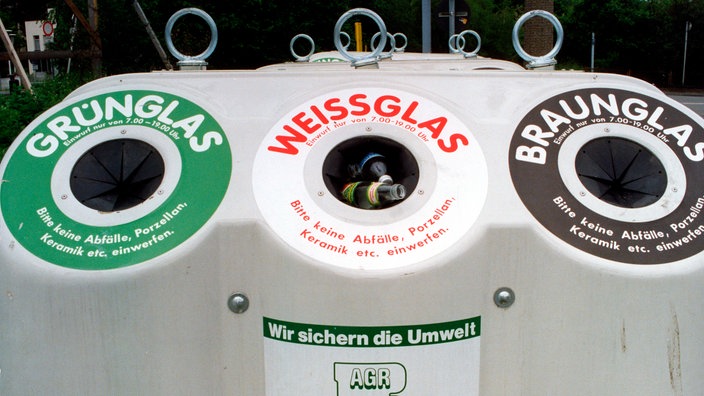 drei Glascontainer nebeneinander | Bildquelle: WDR/Paul Eckenroth drei Glascontainer nebeneinander