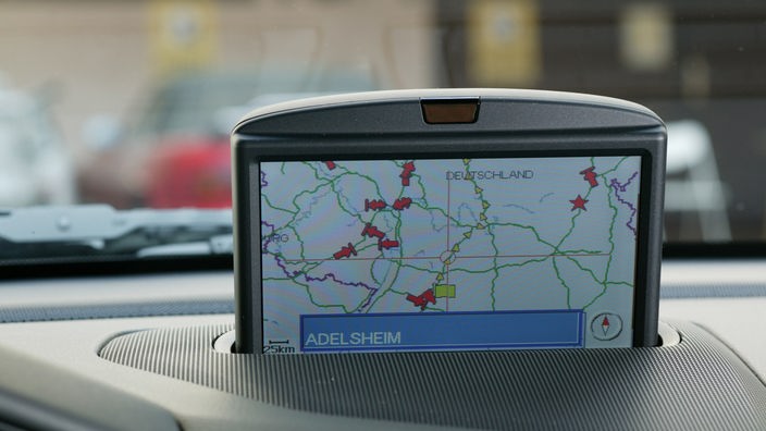 Navigationsgerät in einem Auto