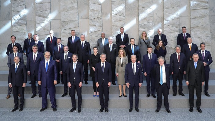 Ein Gruppenfoto aller Staatschefs der Nato-Länder bei einem Treffen im Brüsseler Hauptquartier 2022