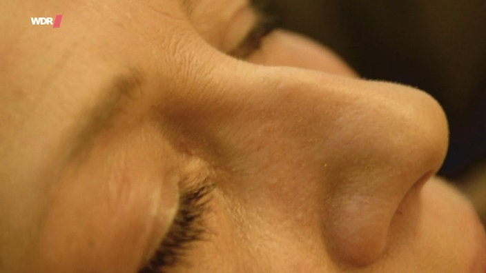 Screenshots aus dem Film "Wie funktioniert Selbsthypnose?"