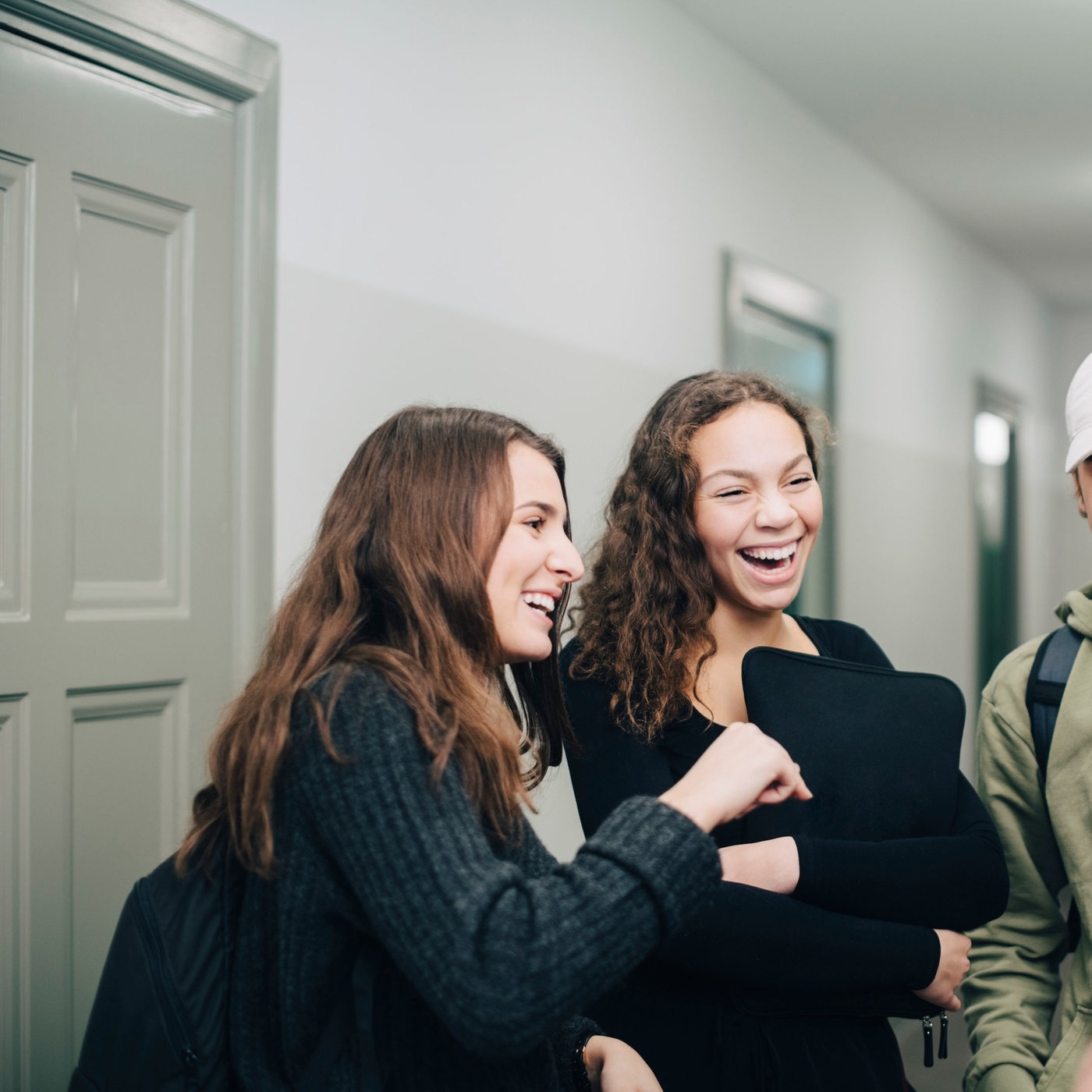 Unsicherheit psychologie lachen 3 Anzeichen,