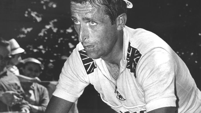 Tom Simpson auf seinem Rad während der Tour de France im Juli 1967.