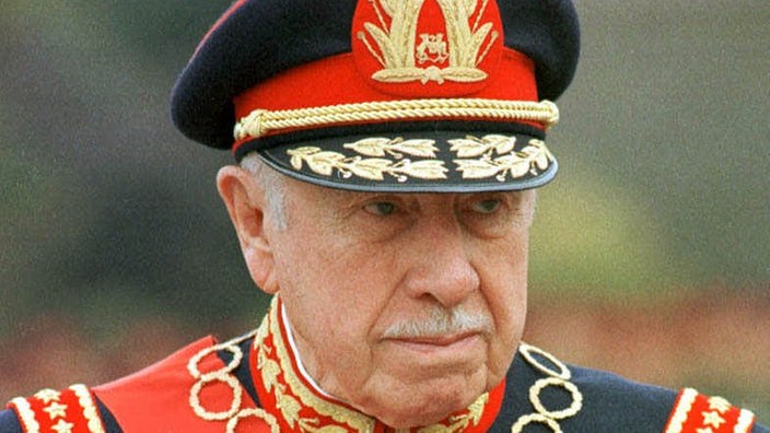 Porträtfoto von Augusto Pinochet