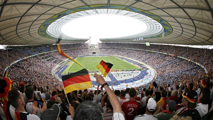 Blick in das gefüllte Berliner Olympiastadion 