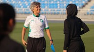 Monika Staab als Trainerin von Saudi-Arabiens „Women's National Football Team“.