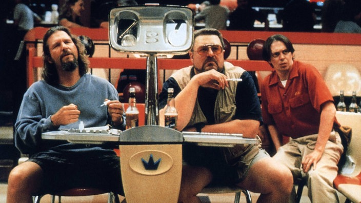 Bowlingszene aus dem Film "The Big Lebowski". | Bildquelle: Mauritius Bowlingszene aus dem Film "The Big Lebowski".