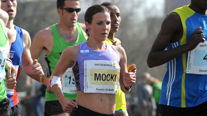 Die deutsche Marathonläuferin Sabrina Mockenhaupt beim Berliner Halbmarathon