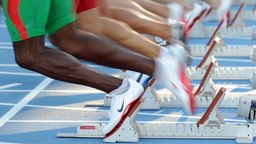 Foto der Startblöcke beim 100-Meter-Lauf der Männer bei der Leichtathletik EM 2010 in Spanien. 