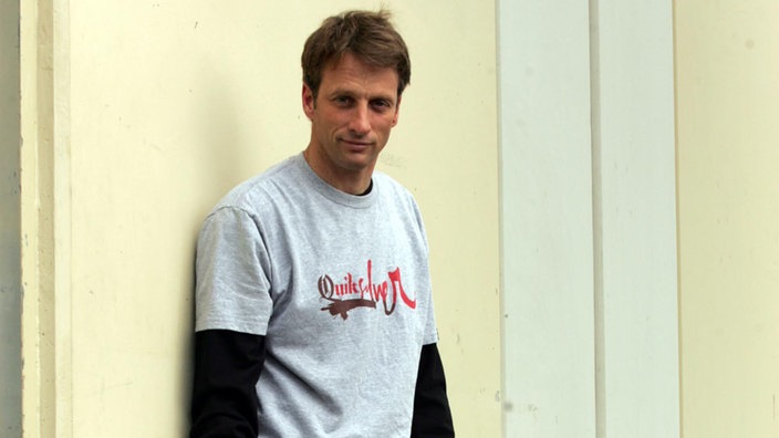 Der Skater Tony Hawk. | Bildquelle: Mauritius Der Skater Tony Hawk.