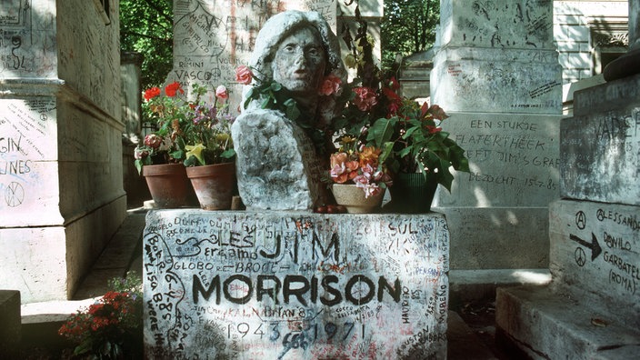 Das Grab von Jim Morrison | Bildquelle: dpa/Thomas Schmidt Das Grab von Jim Morrison
