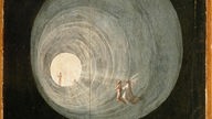 Bild von Hieronymus Bosch: Menschen steigen an der Hand von Engeln aus dem Dunkel durch einen Tunnel ins Licht