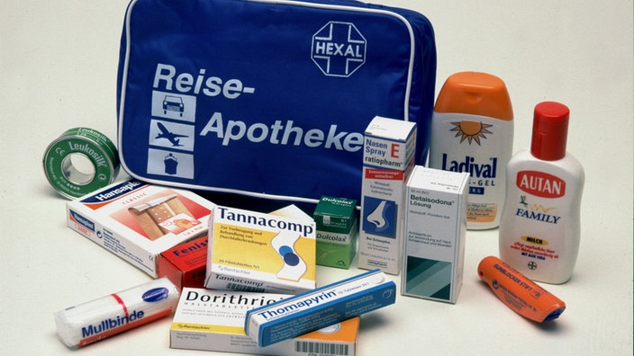 Medikamente für die Reiseapotheke. | Bildquelle: WDR/Rainer Hackenberg Medikamente für die Reiseapotheke.