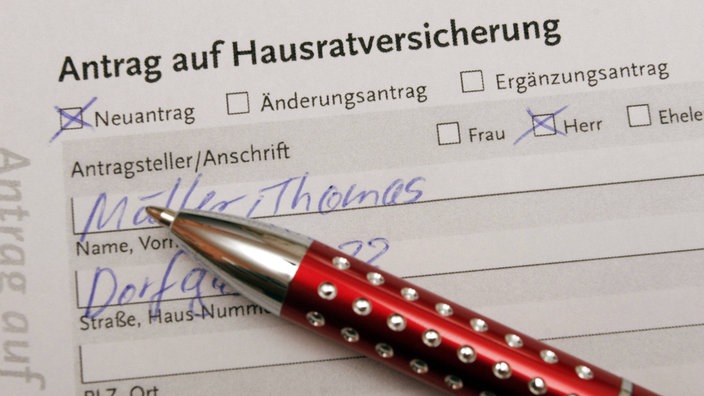 Antrag auf Hausratversicherung. | Bildquelle: Imago Antrag auf Hausratversicherung.