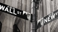 Straßenschild "Wall Street".