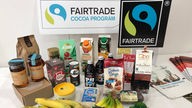 Eine Vielzahl von Produkten mit dem Fairtrade-Siegel