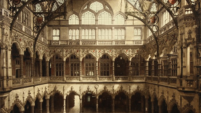 Prachtvoller, gotischer Bau der Börse in Antwerpen.