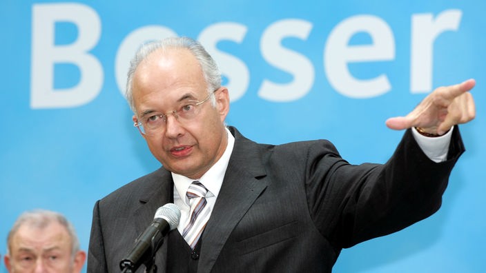Der CDU-Politiker und ehemalige Richter am Bundesverfassungsgericht, Paul Kirchhof auf der Bühne bei einer Veranstaltung.