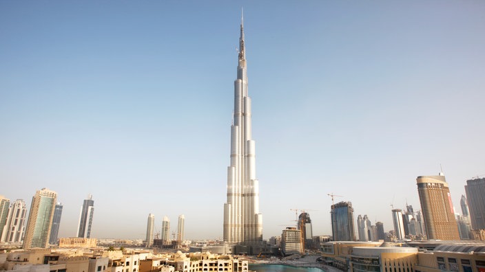 Wolkenkratzer Burj Khalifa in Dubai | Bildquelle: Mauritius/Jochen Tack Wolkenkratzer Burj Khalifa in Dubai