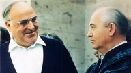 Helmut Kohl mit Michail Gorbatschow 1990