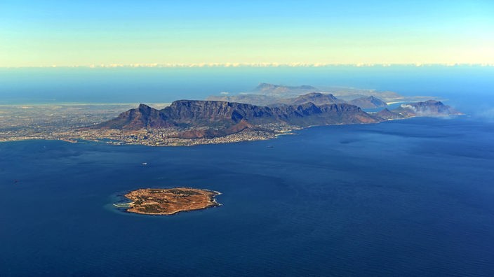 Luftbild der  Kapstadt vorgelagerten Insel Robben Island Kapstadt