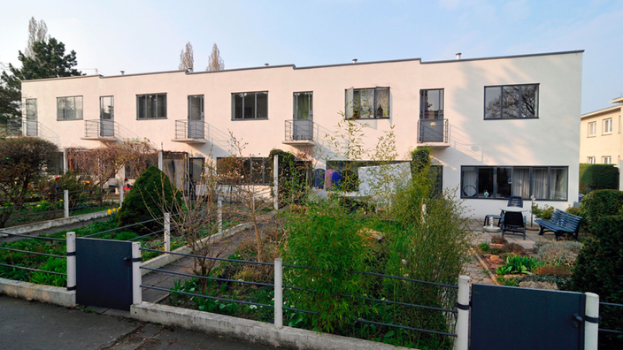 Reihenhäuser in der Stuttgarter Weißenhofsiedlung. | Bildquelle: newspixx vario images Reihenhäuser in der Stuttgarter Weißenhofsiedlung.