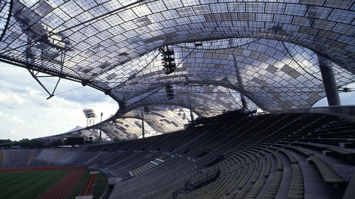 Innenansicht  des Olympiageländes in München (gebaut 1968-72)