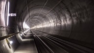 Der Eisenbahntunnel Gotthard-Basis in der Schweiz. 