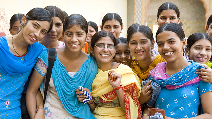 Gruppe junger indischer Frauen