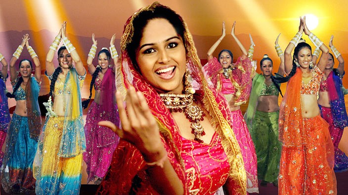 Tanzende Frauen in einem Bollywood-Film