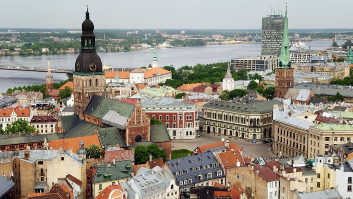 Altstadt von Riga | Bildquelle: Berthold Steinhilber/laif Altstadt von Riga