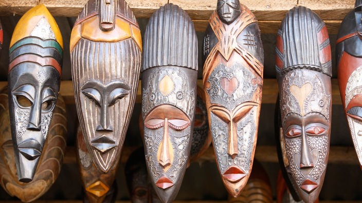 Bemalte afrikanische Masken