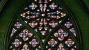 Das von Gerhard Richter gestaltete Fenster im Kölner Dom besteht aus Tausenden bunter Glasquadrate