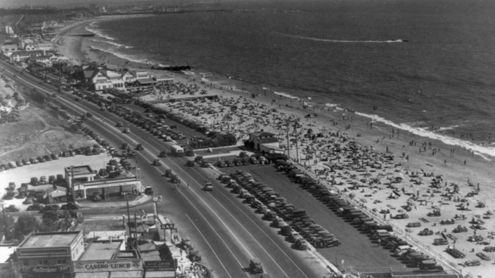Luftaufnahme von Santa Monica in den 40er Jahren | Bildquelle: picture alliance / akg-images Luftaufnahme von Santa Monica in den 40er Jahren