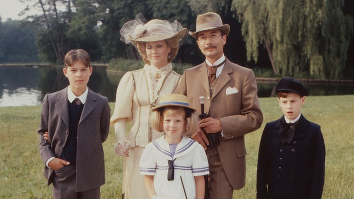 Szenenfoto aus der Serie "Nesthäkchen" (1983) | Bildquelle: ddp / United Archives Szenenfoto aus der Serie "Nesthäkchen" (1983)