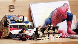 Screenshot aus dem Film "Merchandising: Unternehmen erobern die Kinderzimmer "