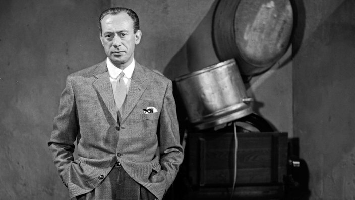 Szene aus dem Schwarzweiß-Krimi" "Die Gentlemen bitten zur Kasse" | Bildquelle: United Archiv/Siegfried Pilz Szene aus dem Schwarzweiß-Krimi" "Die Gentlemen bitten zur Kasse"