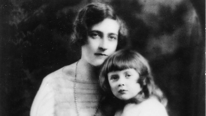 Schwarz-weiß Foto:Agatha Christie mit ihrer Tochter Rosalind