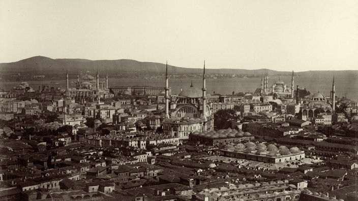 Schwarzweiß-Luftbild von Istanbul aus dem Jahr 1885