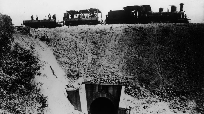 Schwarzweiß-Foto vom Bau der Bagdadbahn 1925