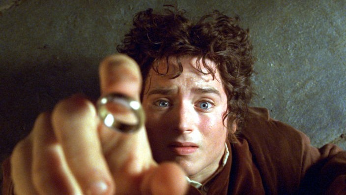 Filmszene aus "Der Herr der Ringe": Frodo und der Ring.