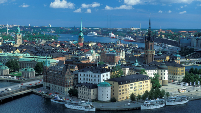 Das Foto zeigt das Stadtpanorama von Stockholm | Bildquelle: Mauritius Images Das Foto zeigt das Stadtpanorama von Stockholm