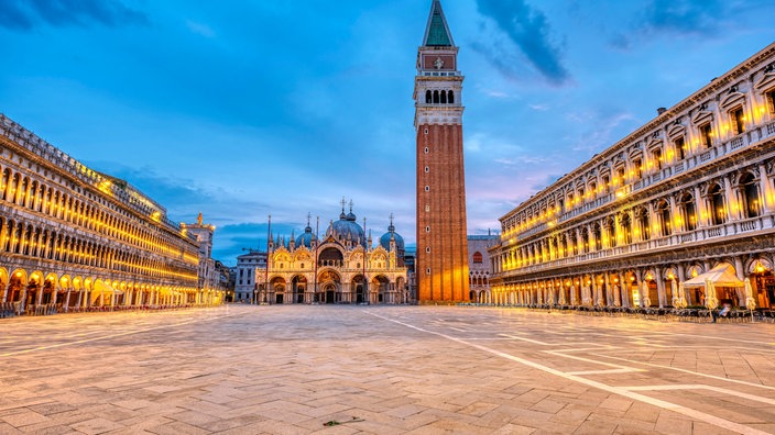 Der leere Markusplatz in Venedig | Bildquelle: picture alliance / Zoonar Der leere Markusplatz in Venedig